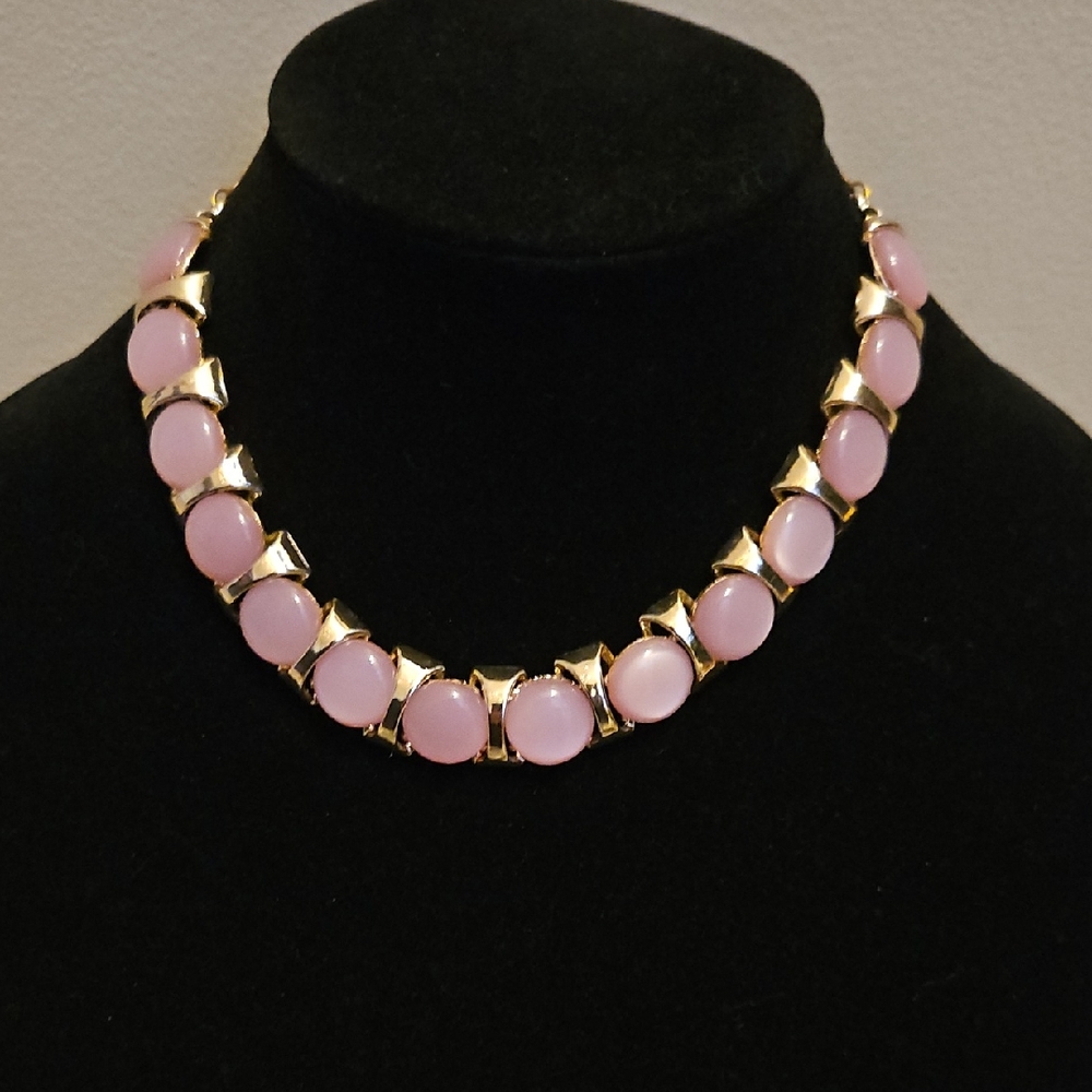 Elegant Pink and Gold Necklace